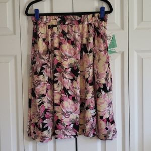 Honey and Lace Skirt with pockets Large NWT